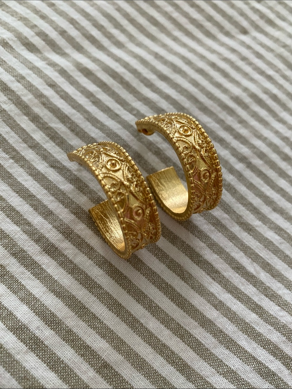 Vintage 90’s Intricate Gold Filigree Cuff Hoop Earrings